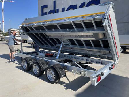 406x200cm elektrische 3 zijdige kipper met rijplaten en steunpoten, beschikbaar in dubbelas of drieasser