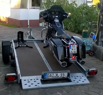 251x153cm afzinkbare WOM XT motoraanhangwagen met 1500kg as.